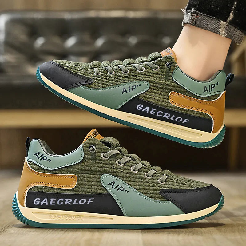Men's green and grey mesh running shoes with lace-up front and round toe
