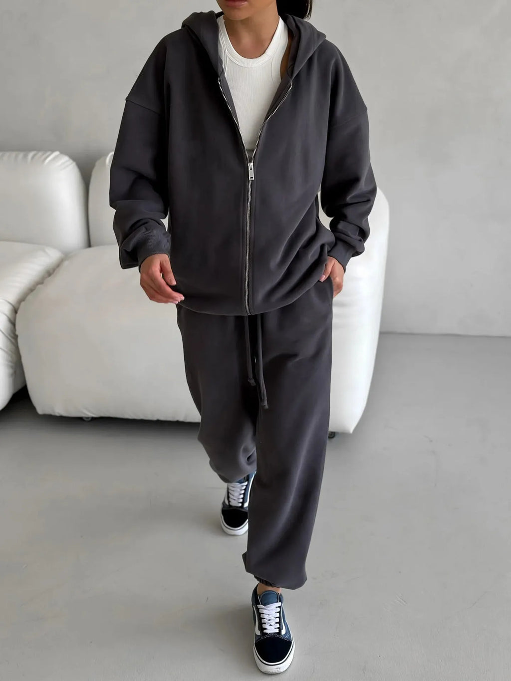 Red loose fit women's long-sleeve coat and trousers two-piece street style set.
