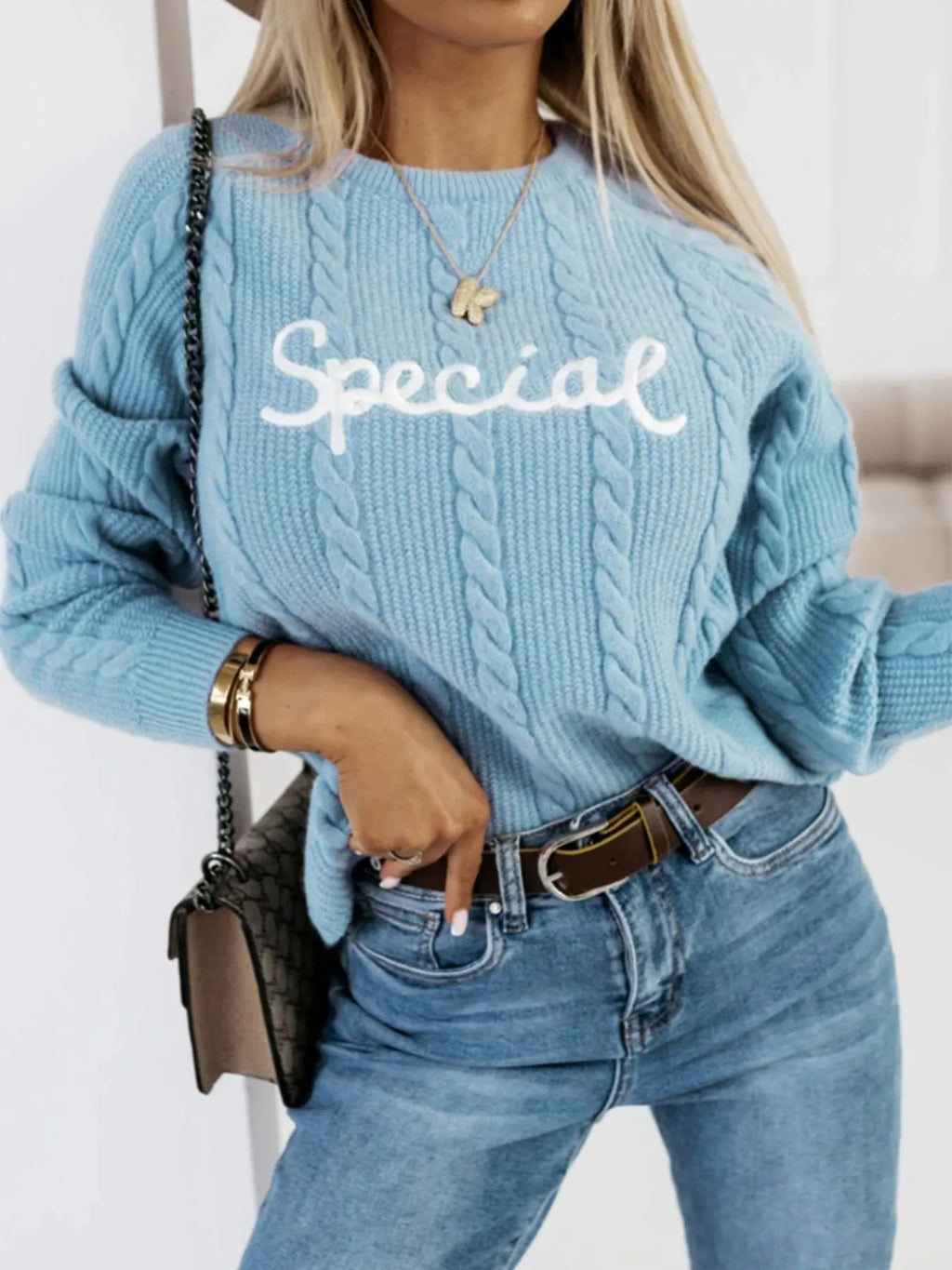 Blue leisure pullover with embroidered letters, crew neck, street fashion style knitwear