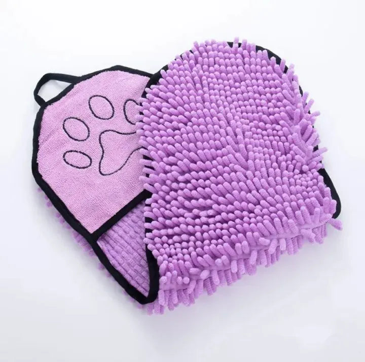 Blue dog bath towel with quick-dry absorbent fibre, measuring 62cm by 23cm.