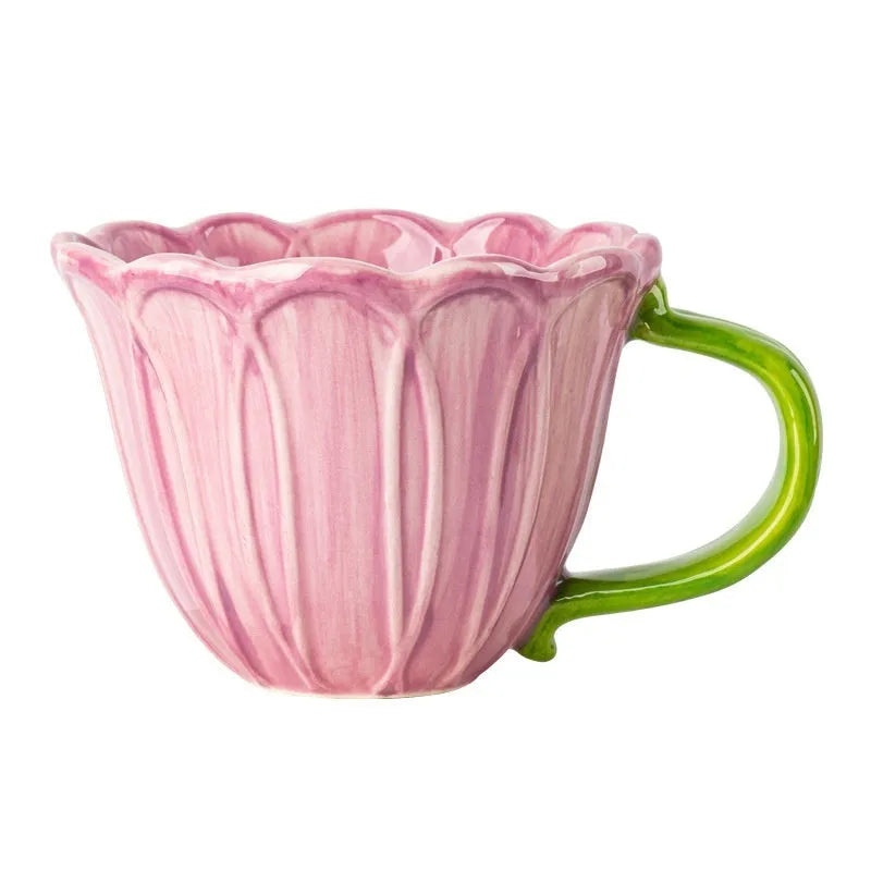 Ceramic breakfast mug with floral pattern showing 500ml capacity in red colour option