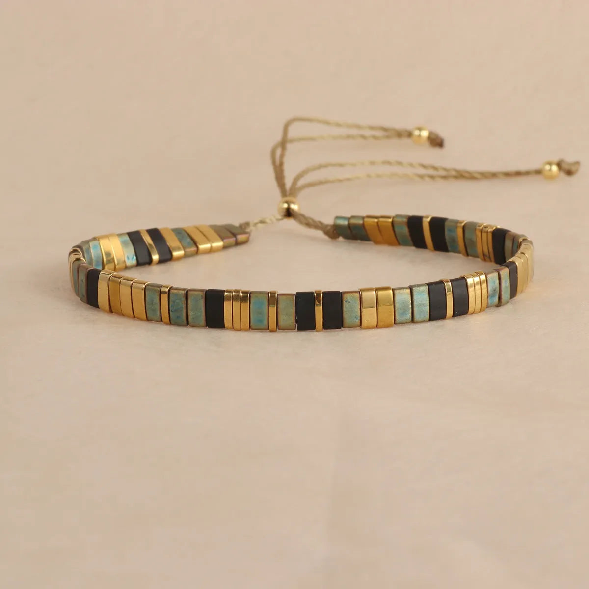 Geometric glass beaded bracelet in European styling with round beads and five colour options