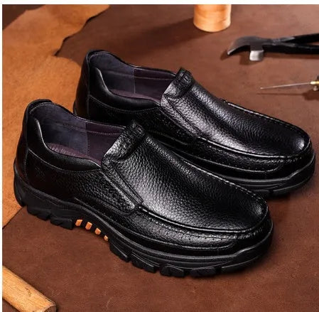 Men's business casual shoes in cowhide leather with rubber sole