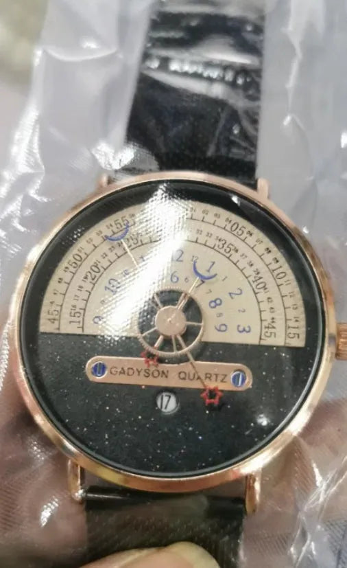 Men's 40mm sports quartz watch with alloy case and mineral glass in gold or silver colour options