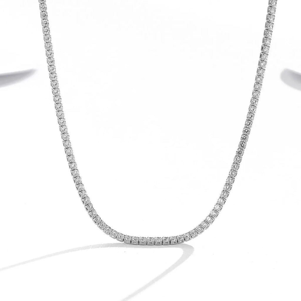 Women's sterling silver necklace with round pendant in bright silver colour