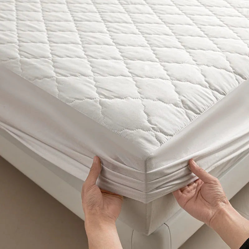 Diamond lattice quilted waterproof mattress protector three-piece set with fitted sheet and pillowcases in bamboo fibre