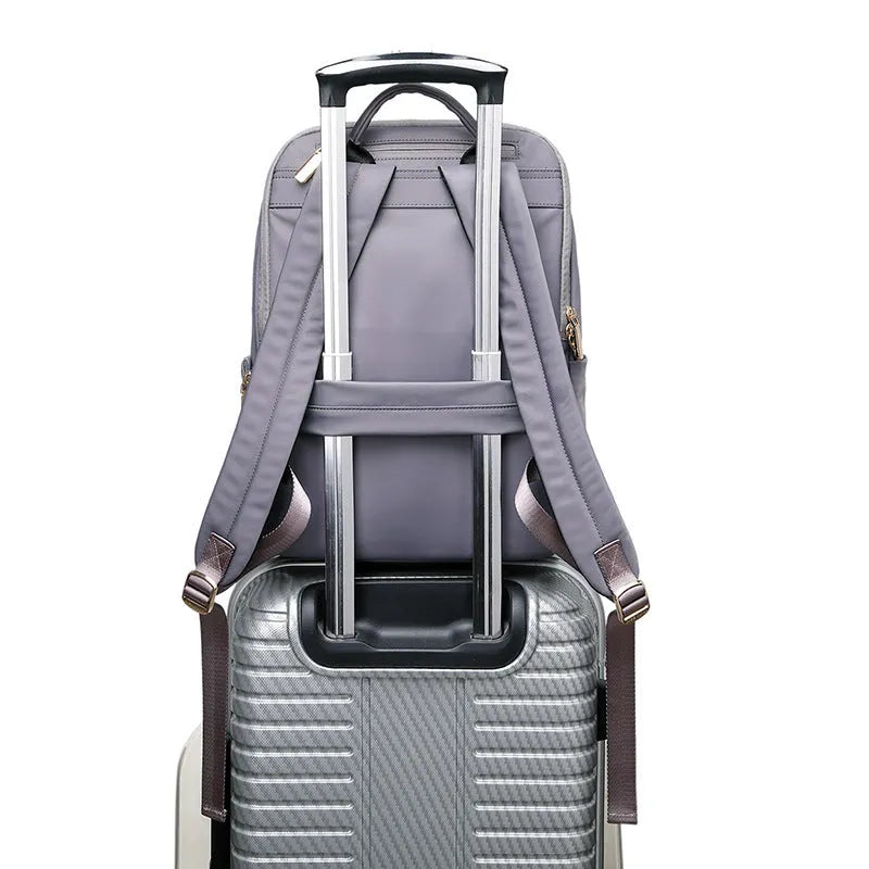 Women's Oxford cloth backpack in black with anti-theft zips and breathable back panel