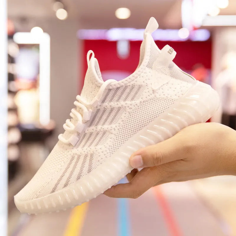 Men's white flying fabric sports shoes with mesh lining, round toe, and flat platform heel