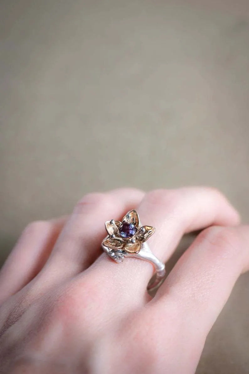 Two-tone silver floral geometric alloy ring for women showing size range from No.5 to No.11