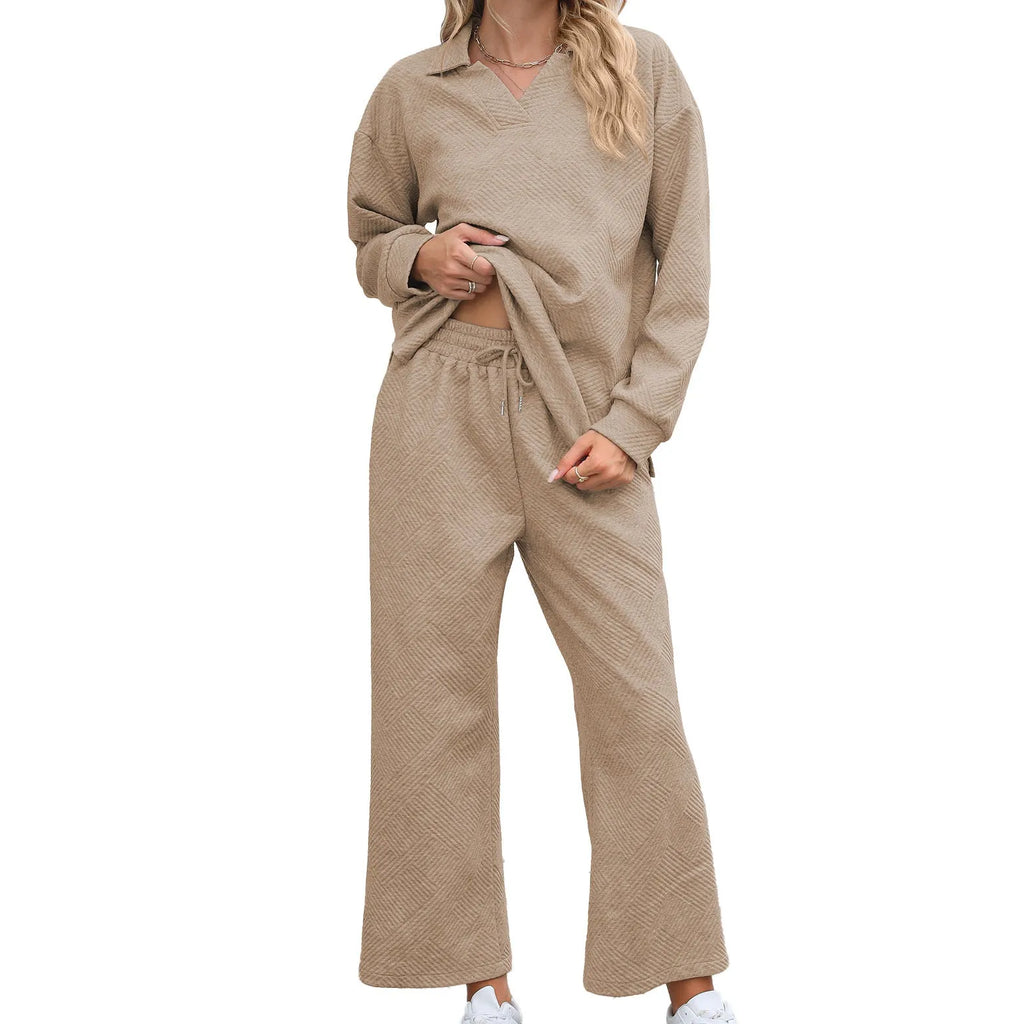 Women's solid colour knitted jacquard suit with long sleeve sweater and matching cropped trousers