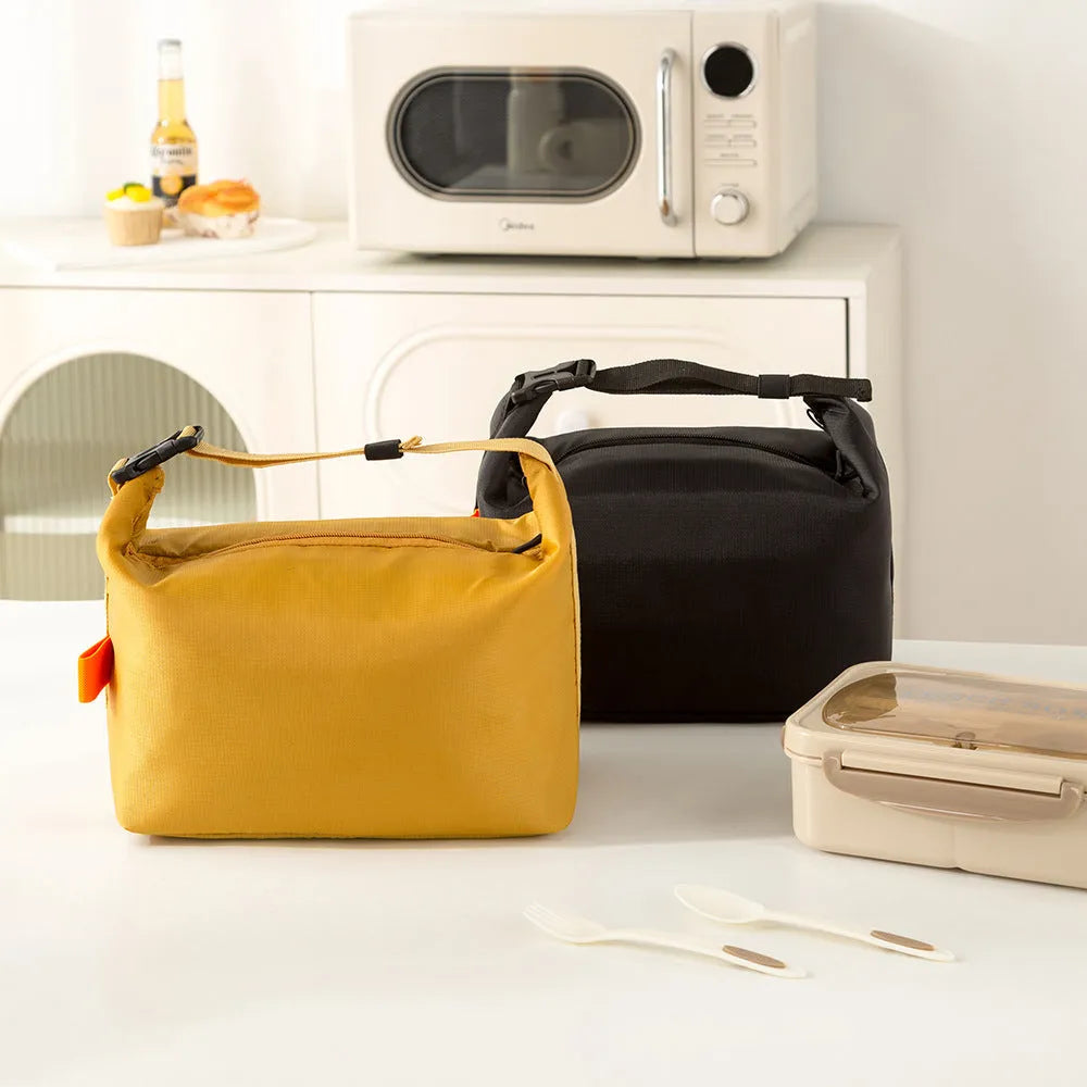 Japanese style insulated food storage bag in Oxford cloth with wide opening for lunch boxes