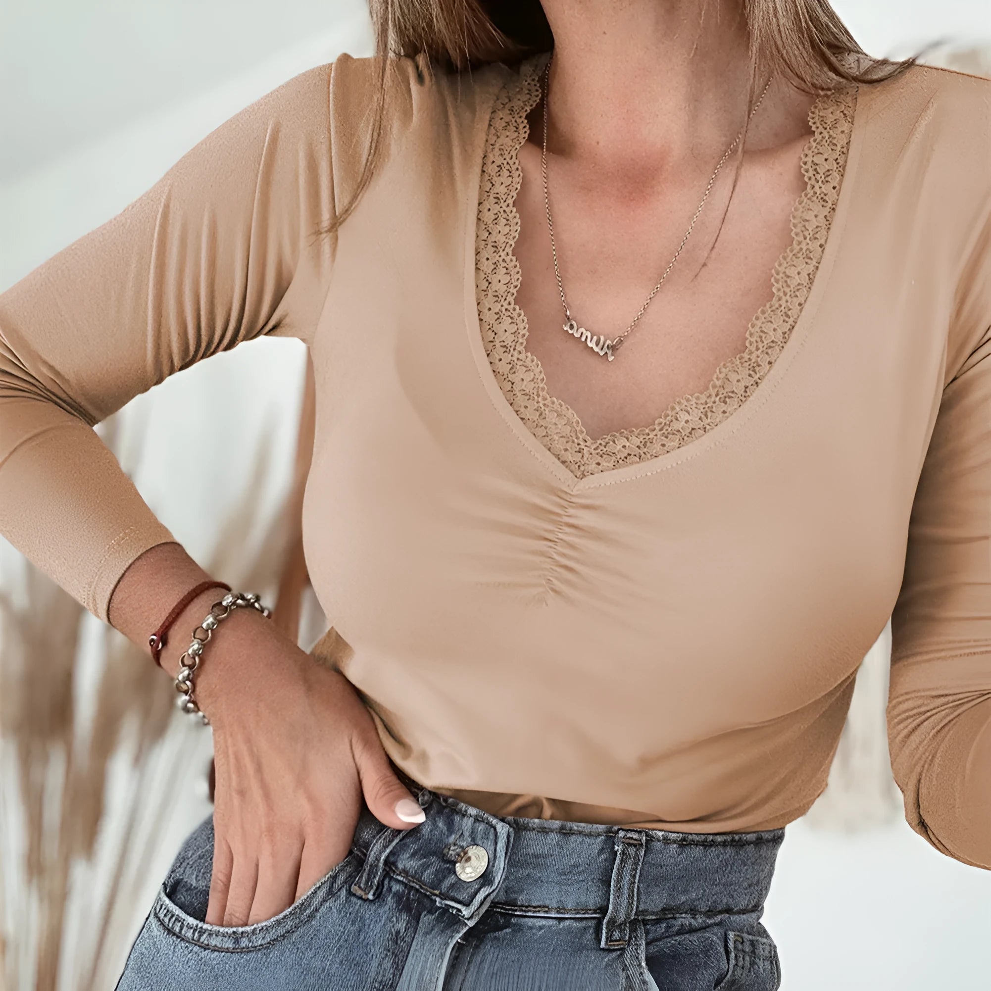 Women's solid colour casual top with lace trim and long sleeves in red