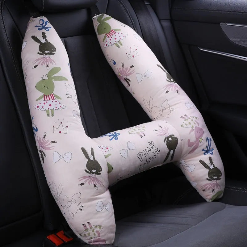55x70cm car pillow with U-shaped design for headrest mounting and neck support