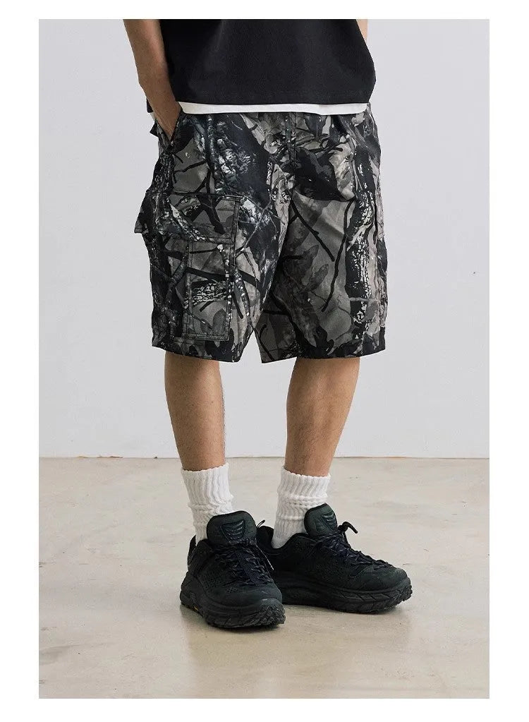 Loose casual straight-leg denim shorts in black or army green with micro-elastic waistband
