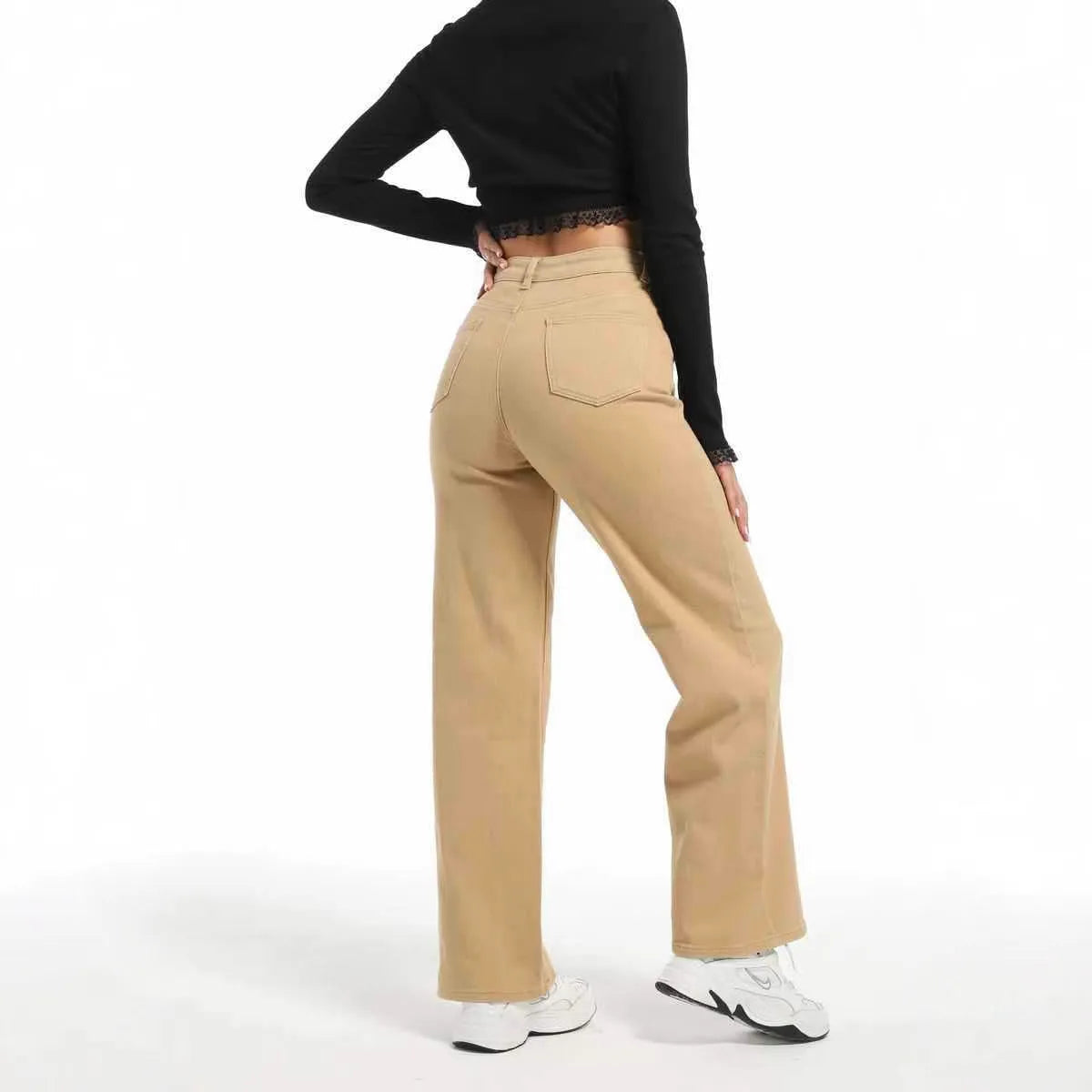 Women's straight leg jeans in wide fit with high waist, available in apricot and khaki colours