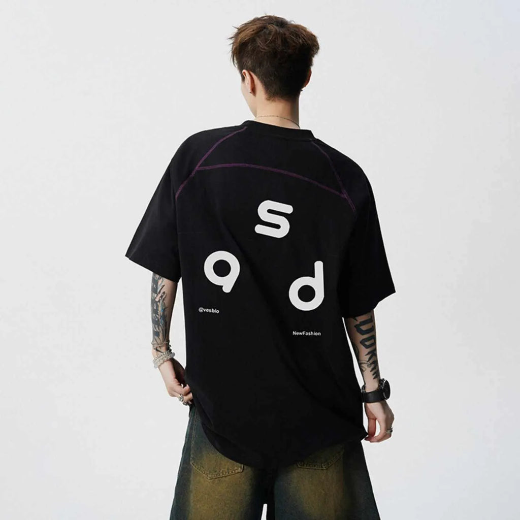 Cotton letter print short-sleeve t-shirt in loose fit with round neck collar in black and white colour options