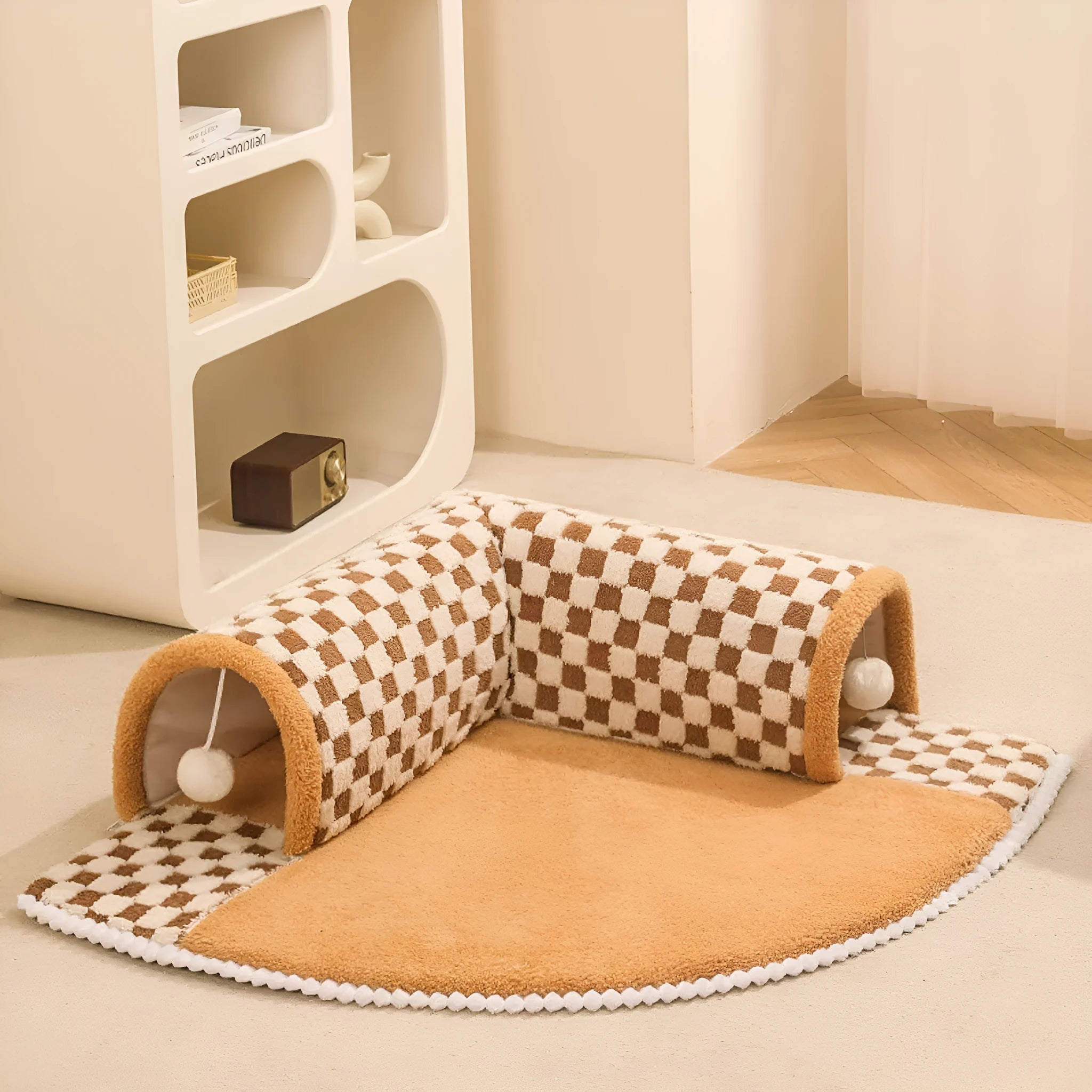 XL fan-shaped plaid pet bed tunnel for dogs and cats in plush fabric with anti-slip base