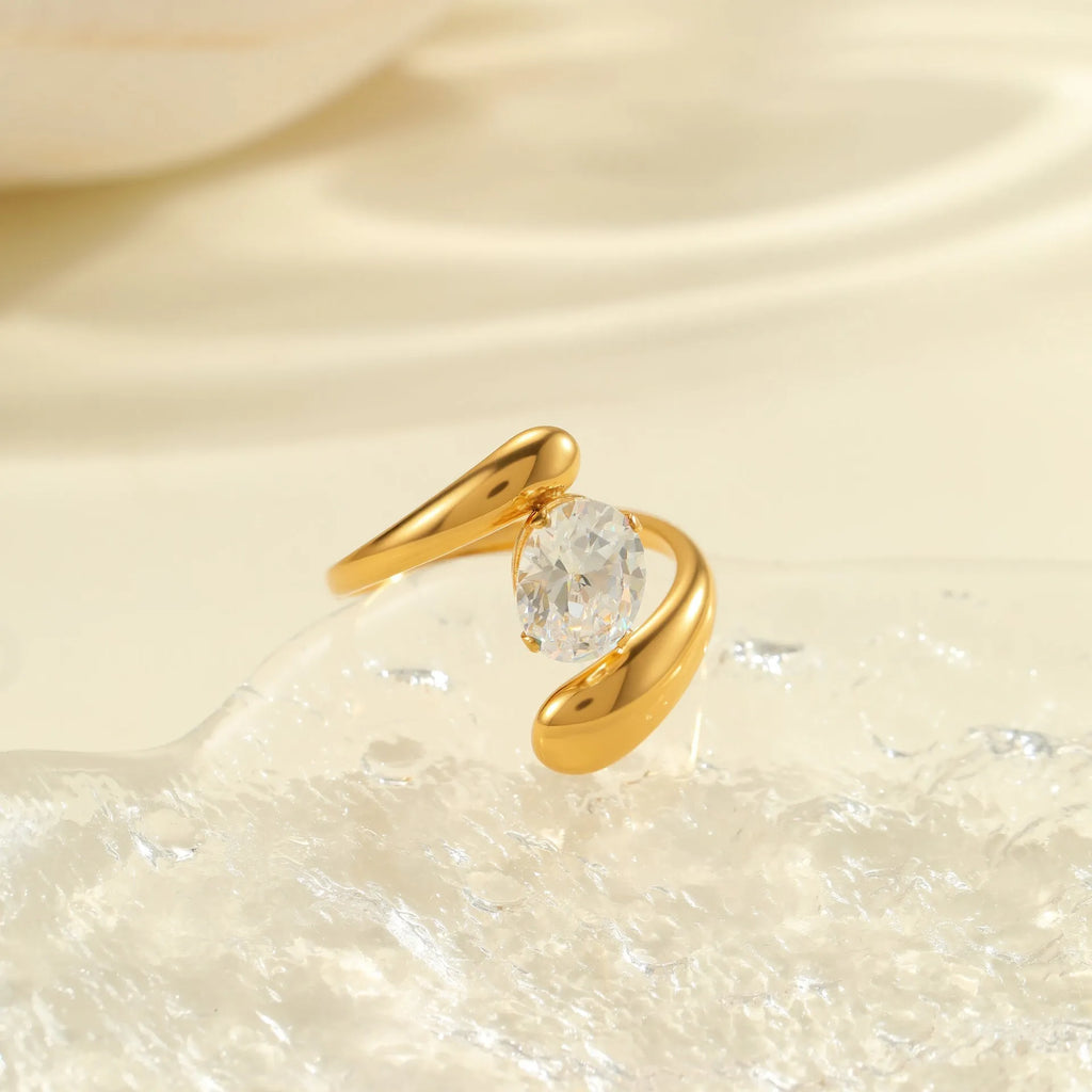 Geometric stainless steel zircon ring with open mouth design in electroplated finish