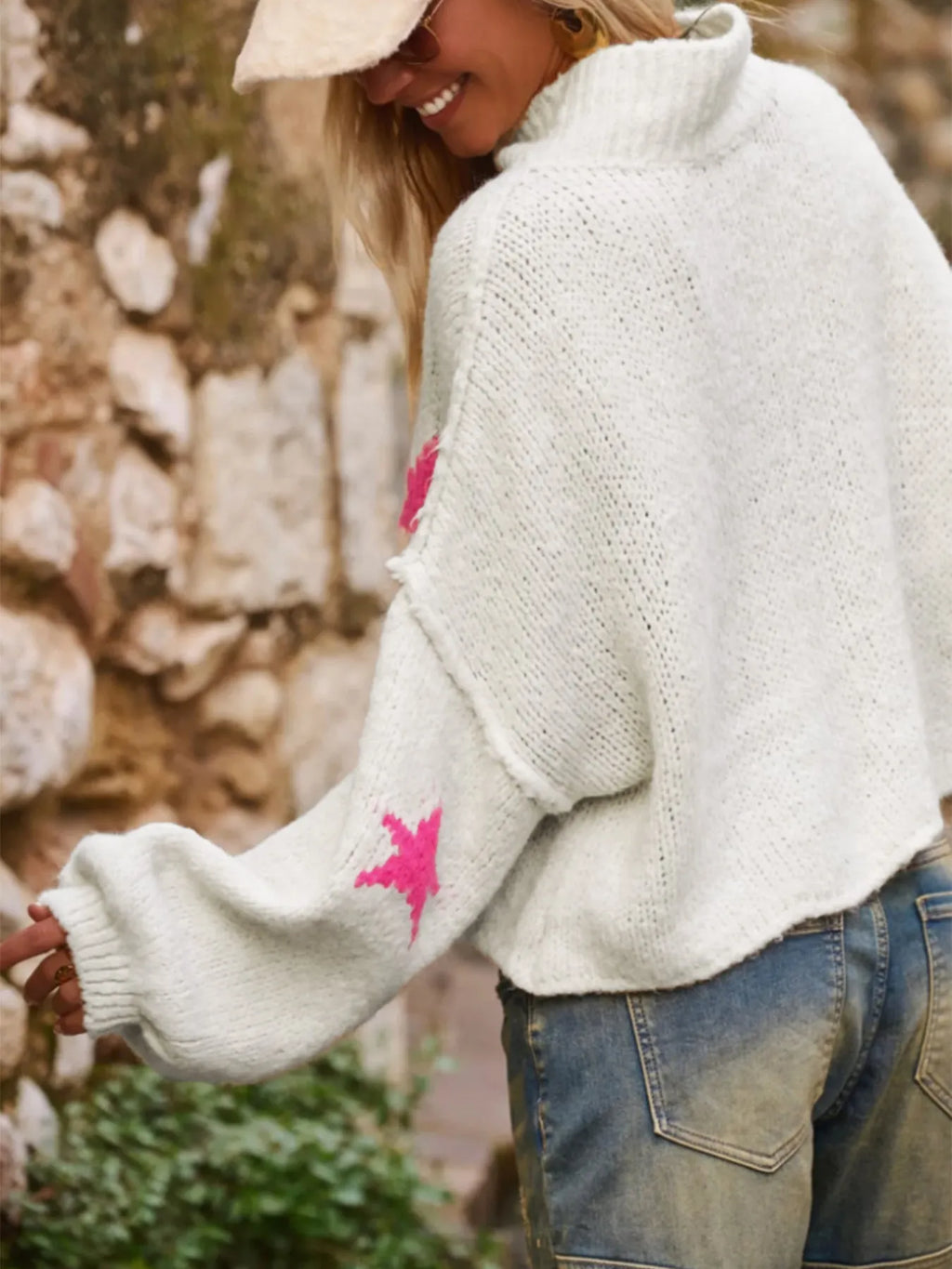 White women's loose turtleneck pullover with five-pointed star pattern in thick imitation velvet fabric