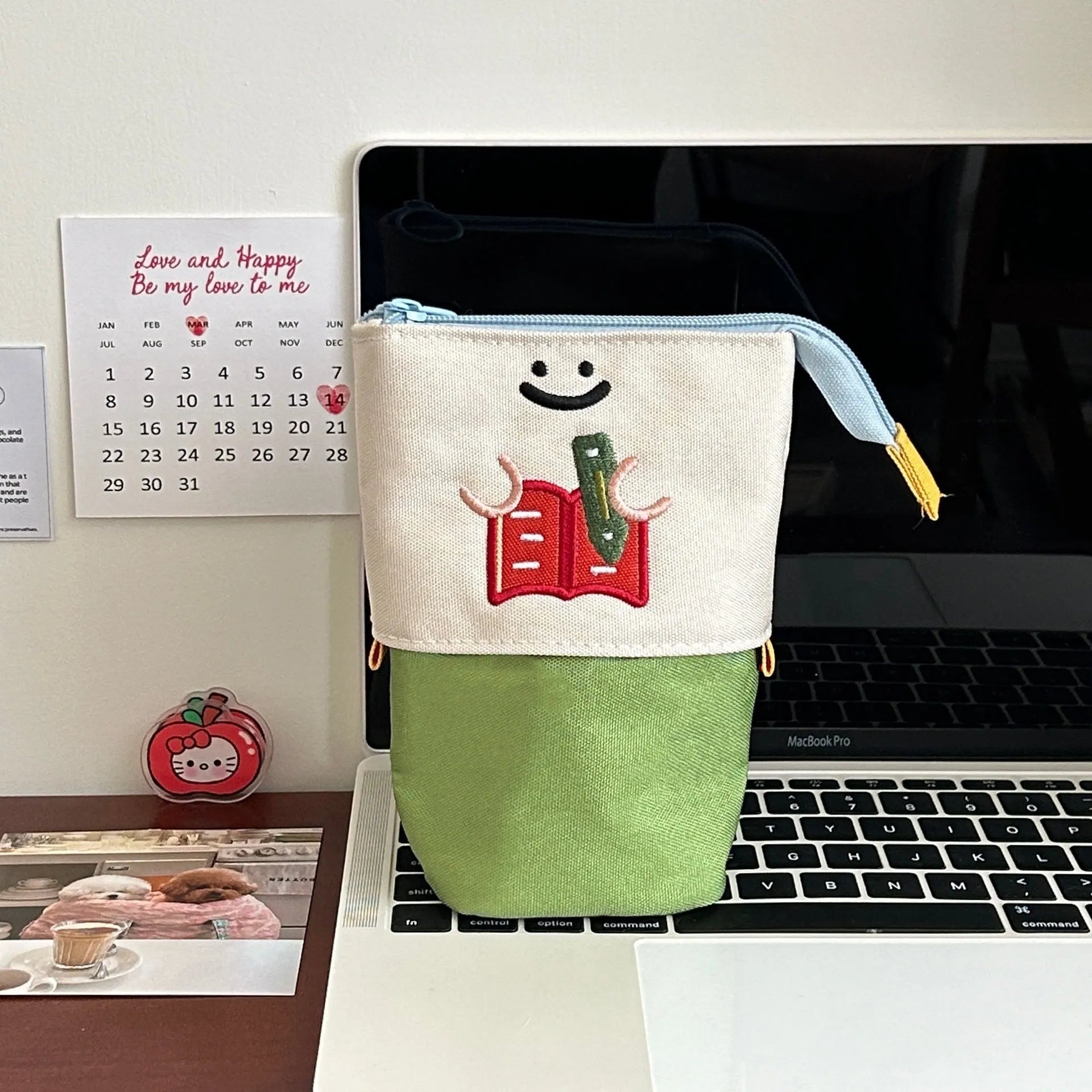 Collapsible pencil case in Korean style design with oxford fabric construction