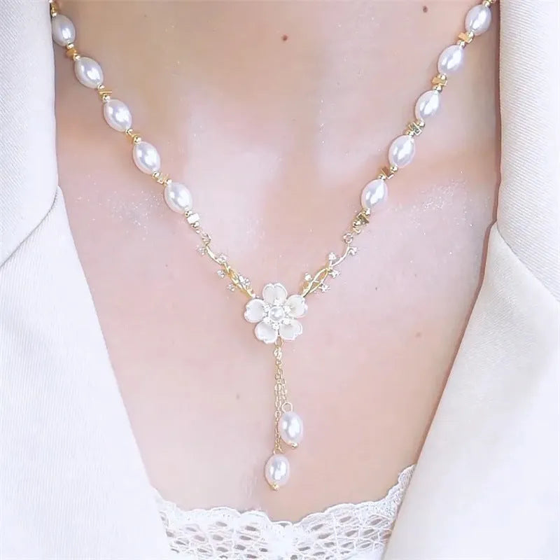 Alloy pearl flower necklace with rose floral design on chain