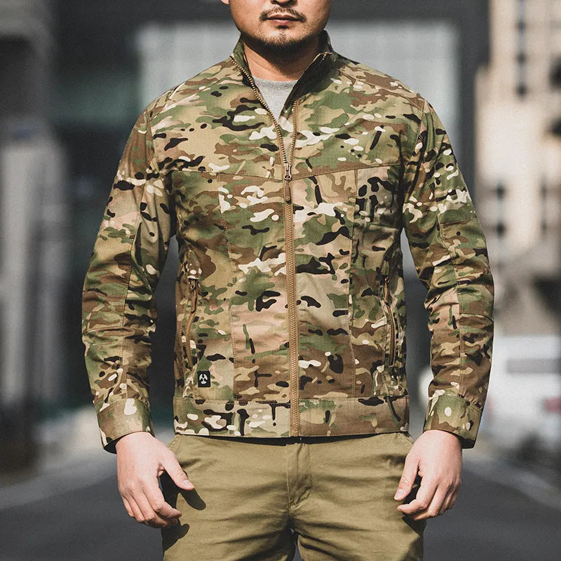 Men's tactical camouflage jacket in polyester with plaid pattern.