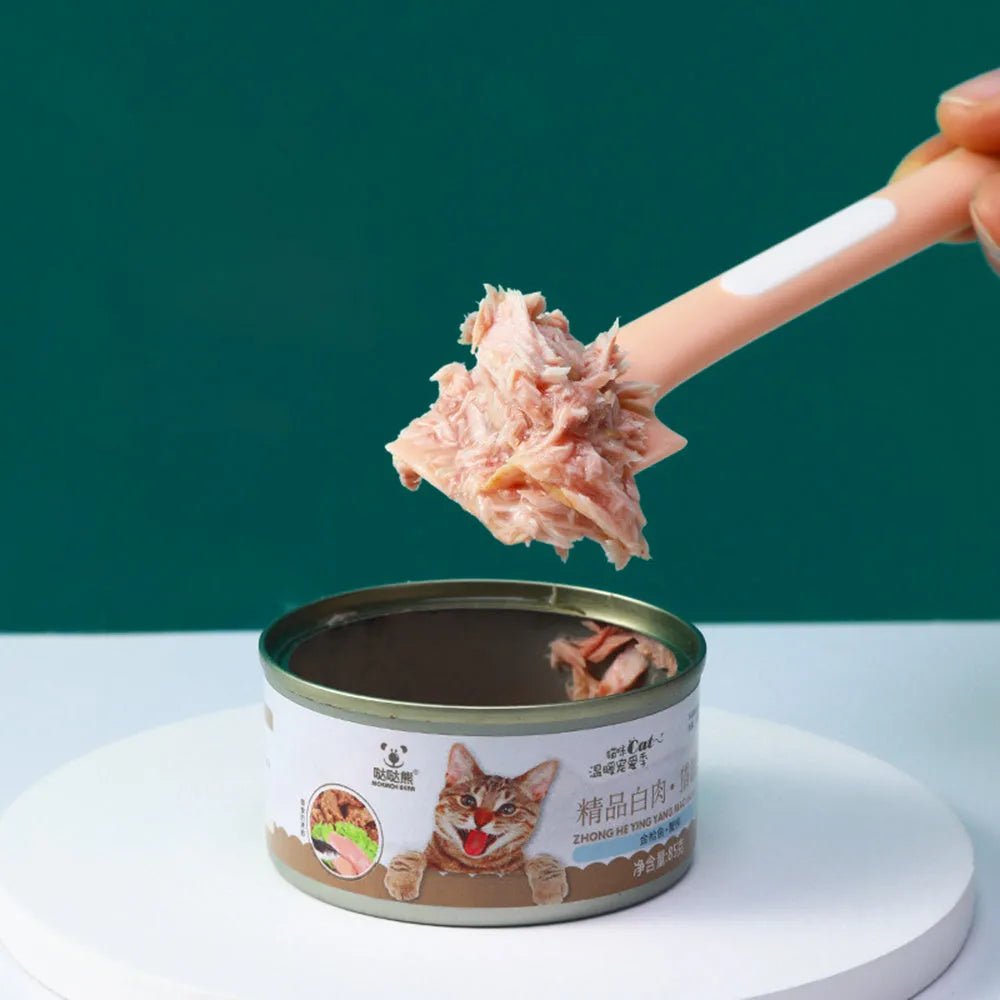 Long handle pet feeding spoon with right-angle head for scraping canned wet food