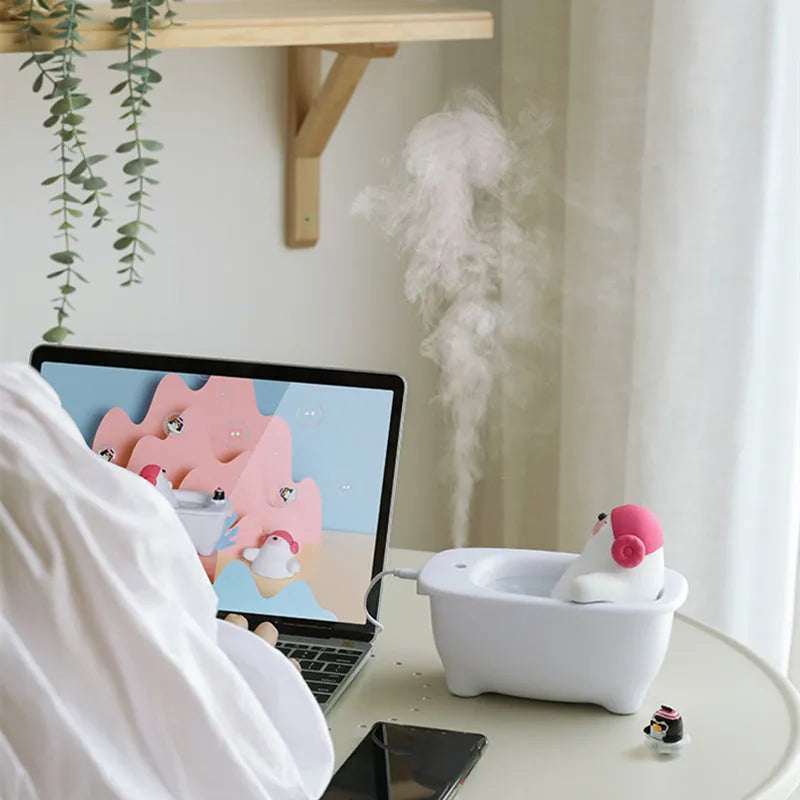 White creative USB humidifier with 550ml water tank for desktop use