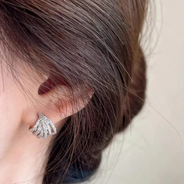 Geometric zircon earrings with platinum colour finish and versatile line patterns in European and American style
