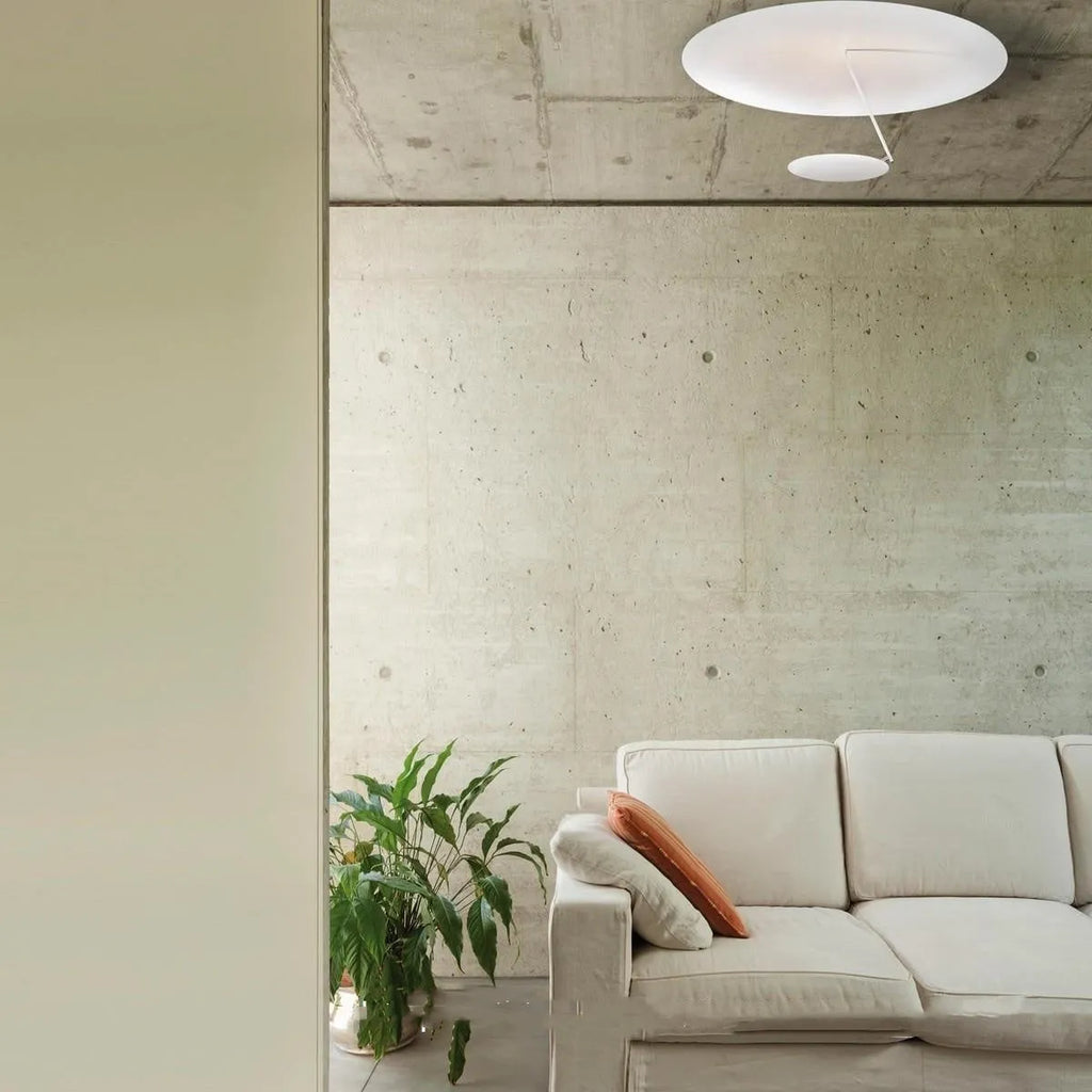 Iron ceiling lamp with integrated LED warm light in white or white gold colour, 50cm diameter.
