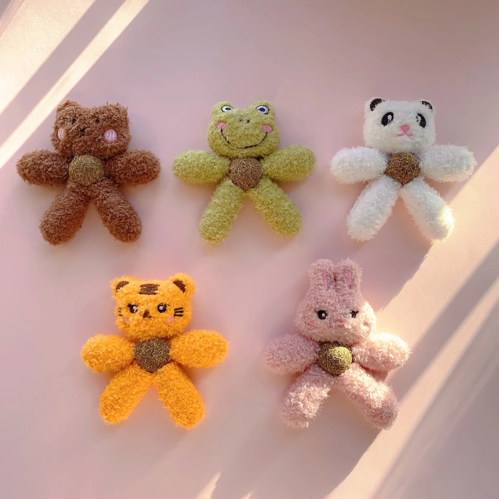 Indoor catnip ball edible chewing toy in animal designs for cleaning kitten teeth
