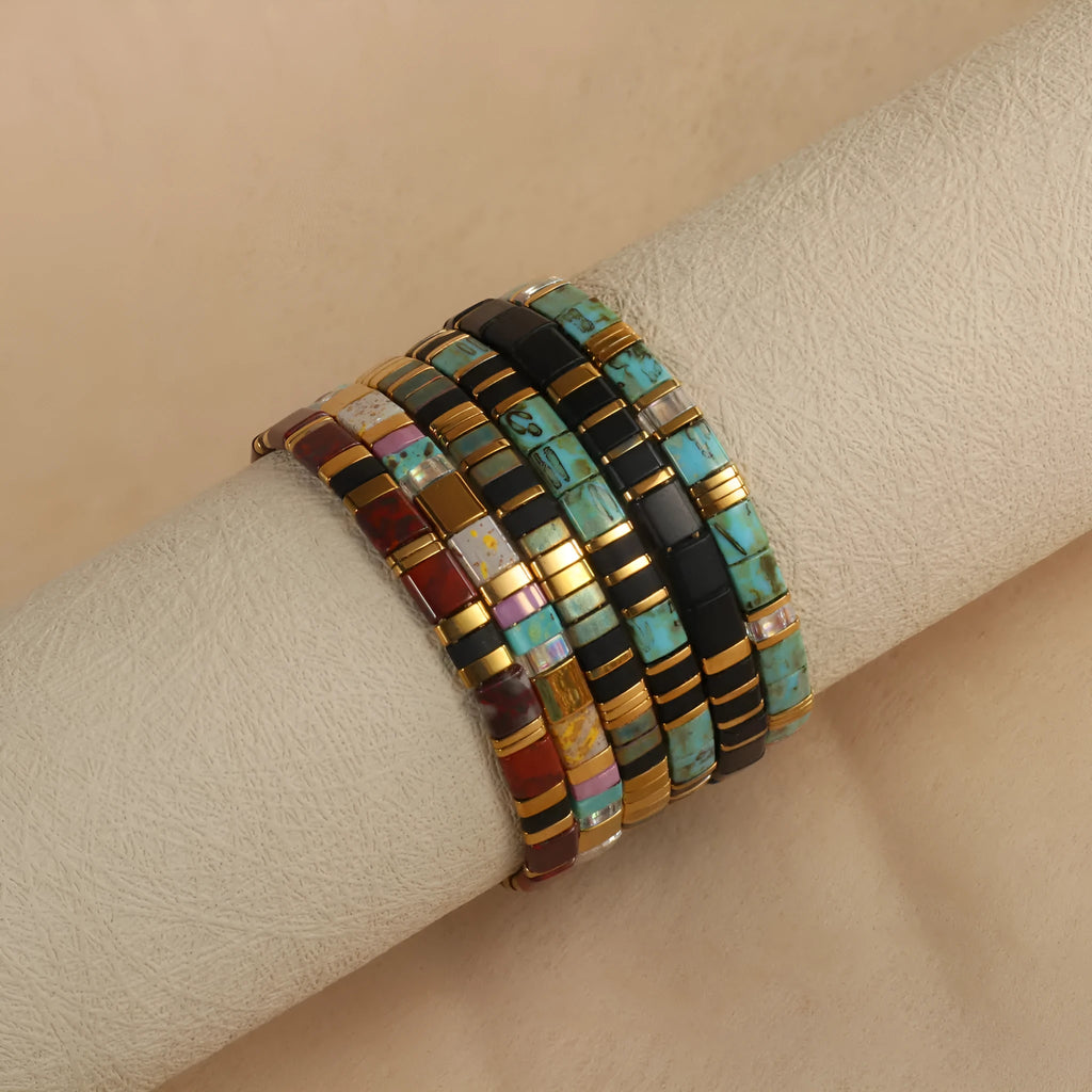 Geometric glass beaded bracelet in European styling with round beads and five colour options