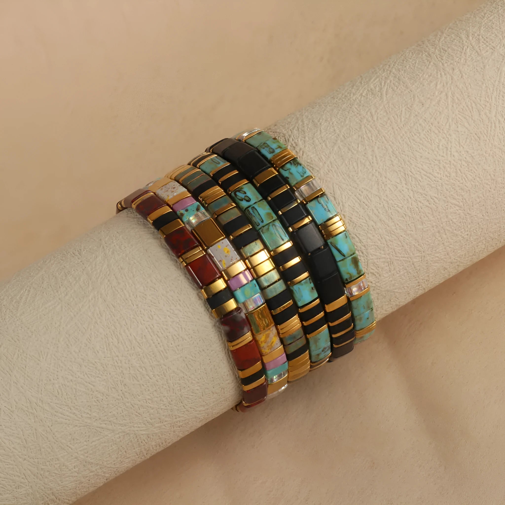 Geometric glass beaded bracelet in European styling with round beads and five colour options
