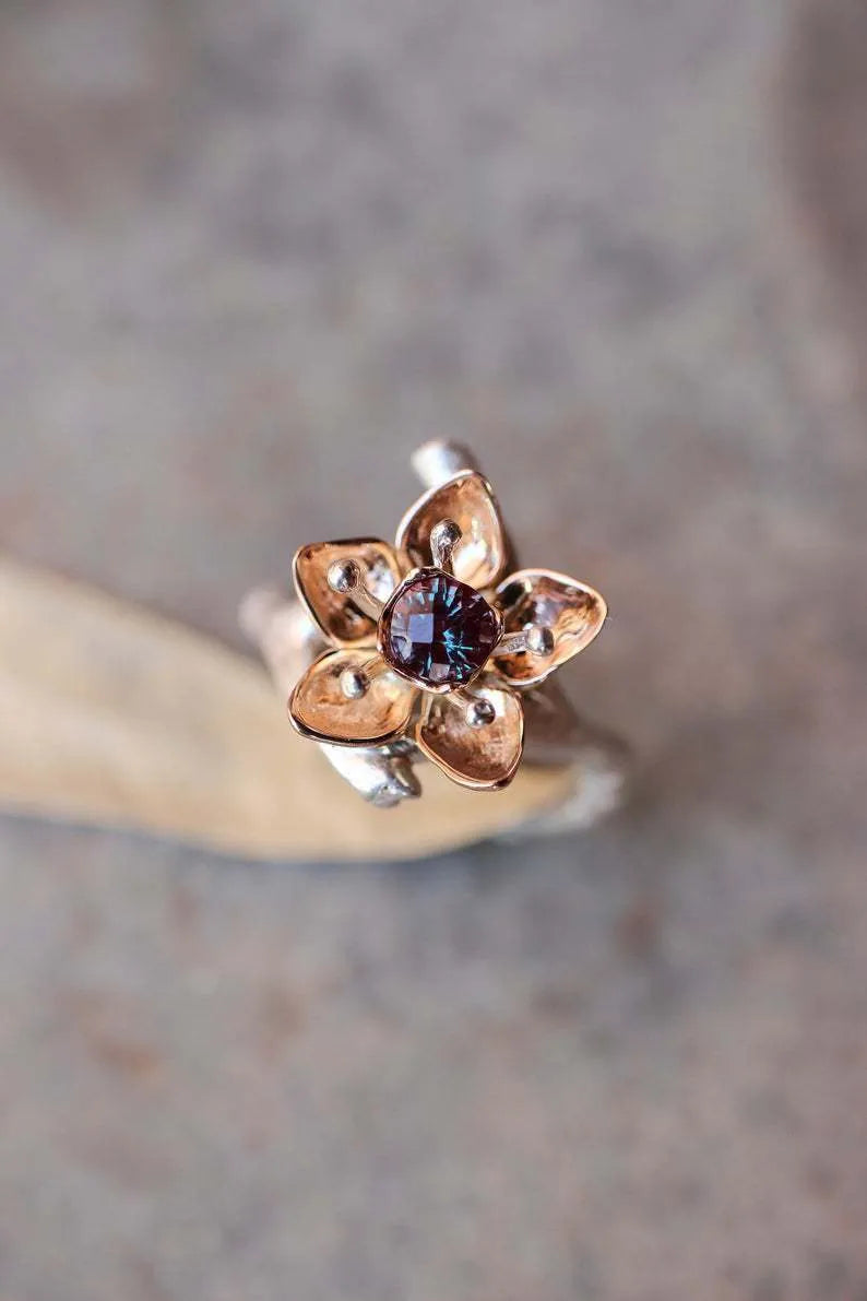 Two-tone silver floral geometric alloy ring for women showing size range from No.5 to No.11