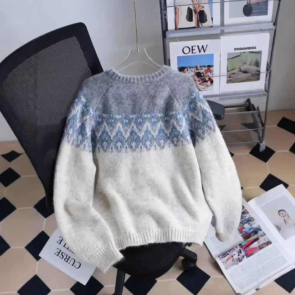 Women's jacquard knit sweater coat with colour contrast patterning in loose free size fit