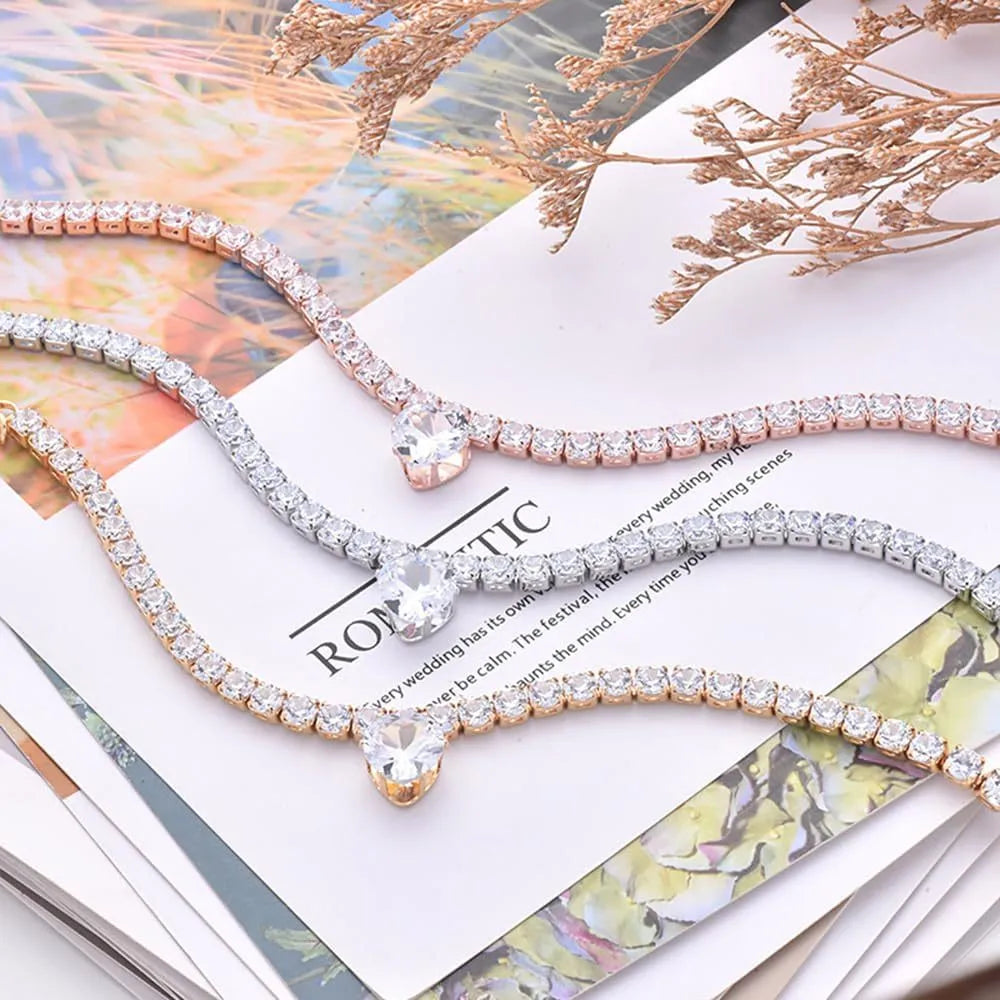Gold rhinestone heart-shaped decorative collar for dog with extension chain size adjustment