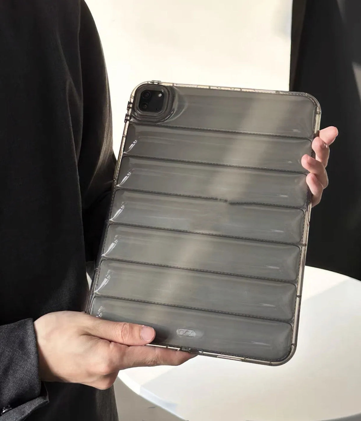 Transparent silicone iPad case with air cushion corners for 10.9-inch iPad Air 4 and Air 5