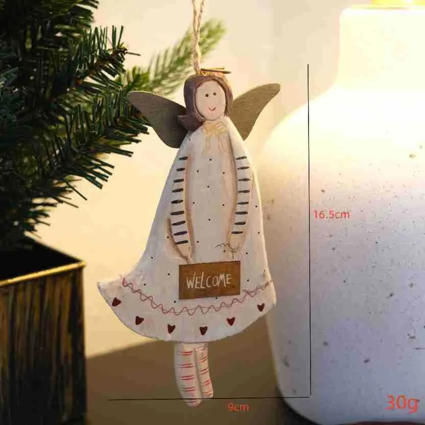 Wooden hand-painted door plate pendant with American country style decoration including heart and letter designs