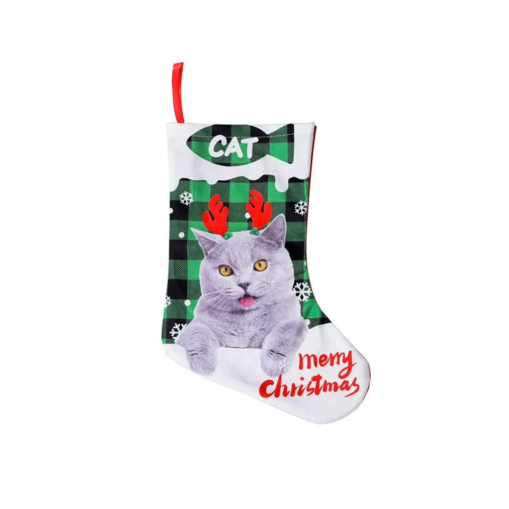 Green and black plaid cloth Christmas wall hanging with printed cat design, 26x36cm