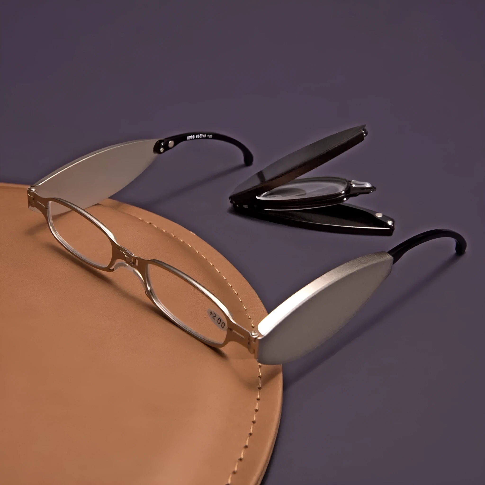 Folding pocket presbyopic glasses for elderly in retro style with ring detailing and anti-pressure design