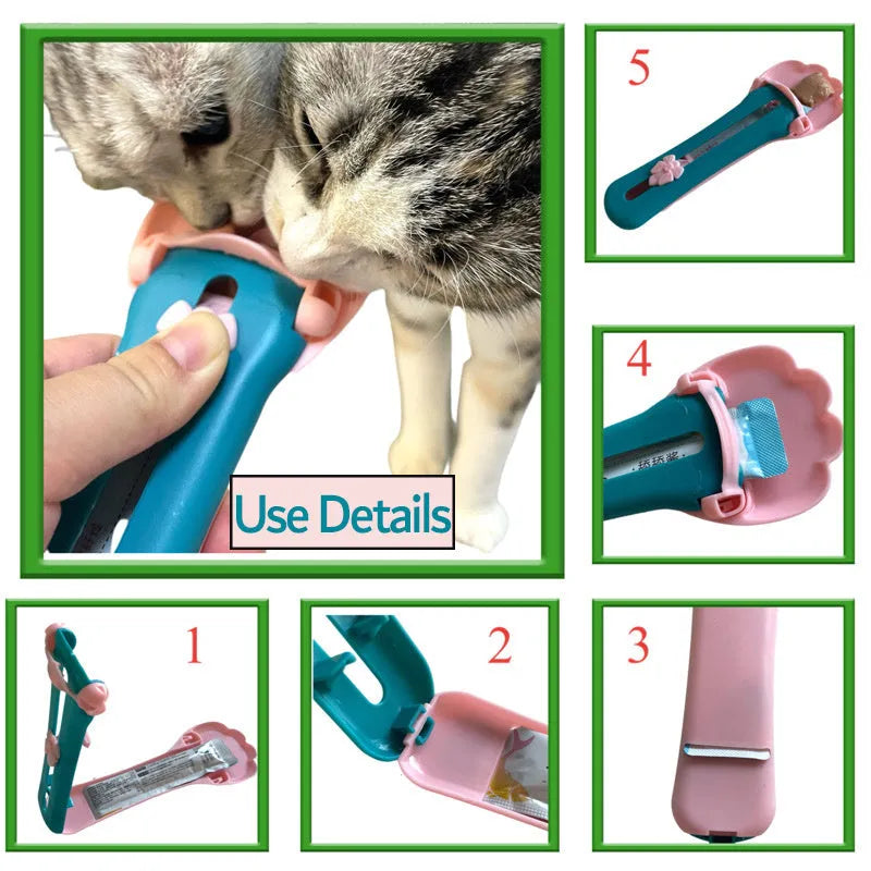Green and pink two-tone plastic pet food extrusion spoon, 15cm long.