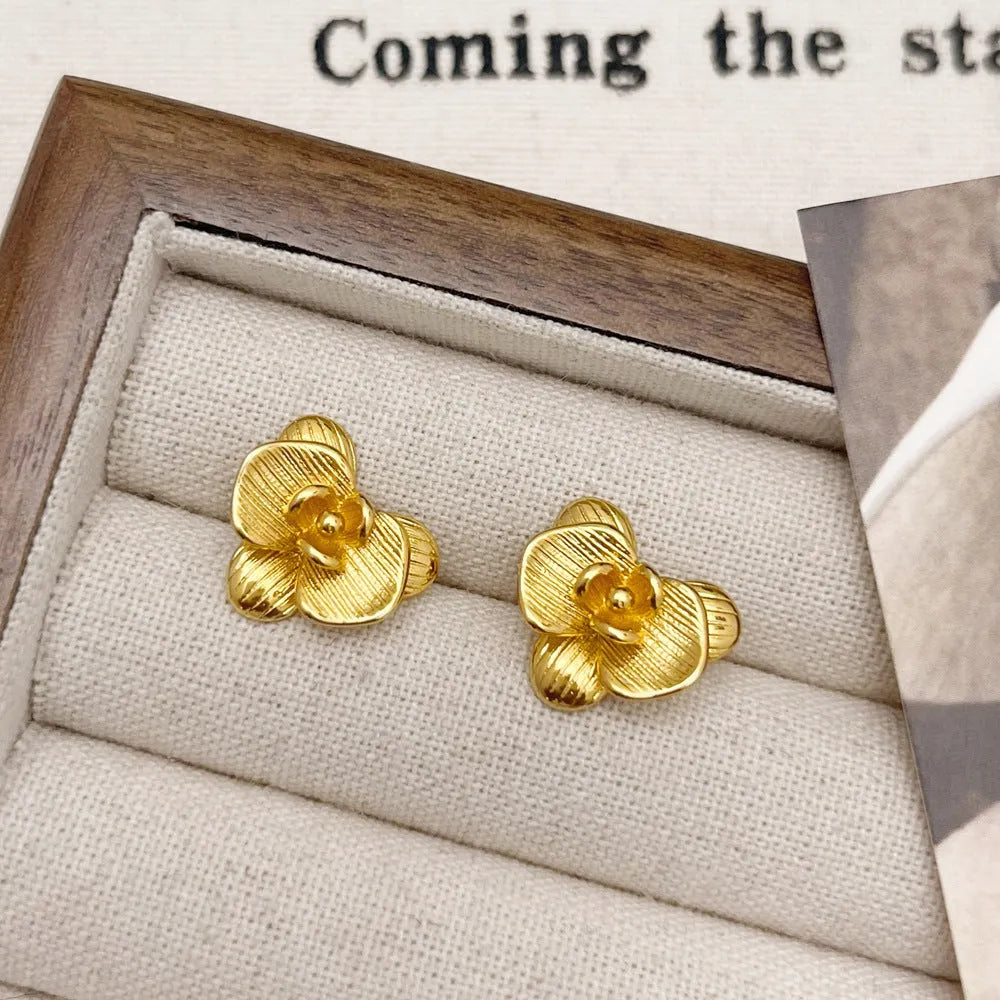 Retro flower earrings with copper construction and electroplated gold or silver finish