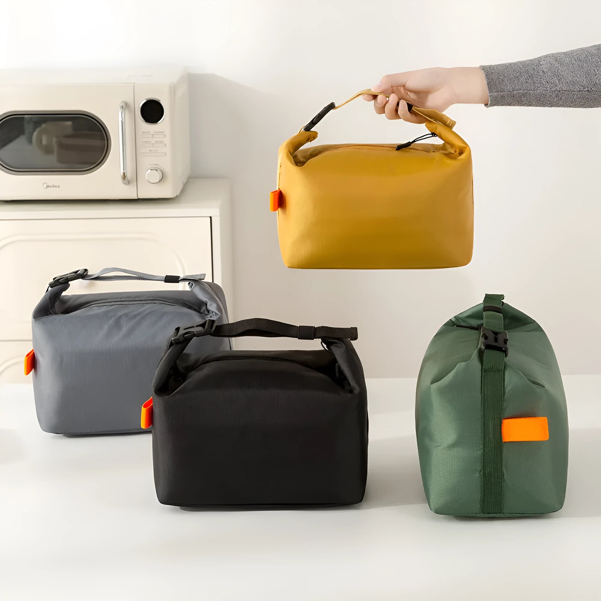 Japanese style insulated food storage bag in Oxford cloth with wide opening for lunch boxes