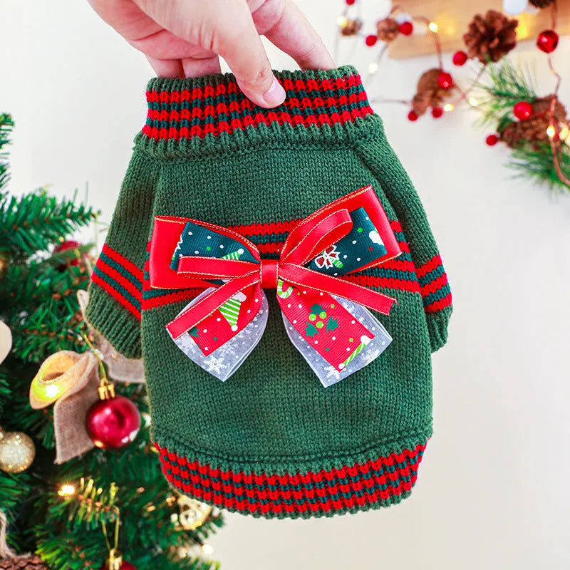 Christmas pet sweater for dogs and cats in festive holiday colours with Merry Christmas design
