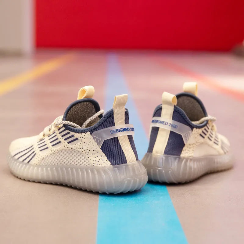 Men's white flying fabric sports shoes with mesh lining, round toe, and flat platform heel