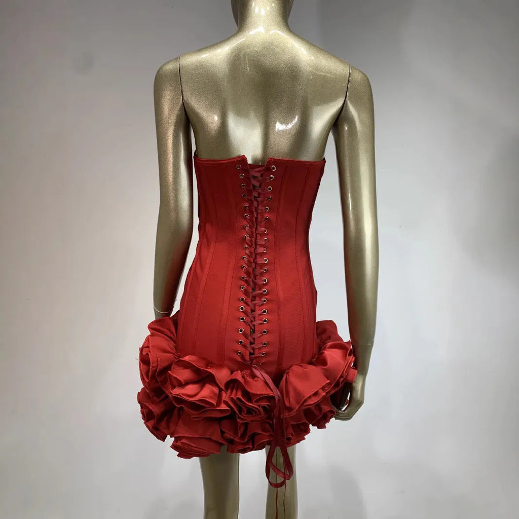 Women's solid colour polyester dress with a mid waist in red, white or black.