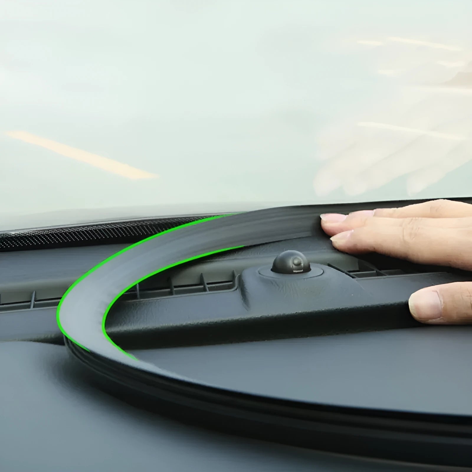 Outlander dashboard soundproof seal strip showing 1.6 metre silicone material with six card slots