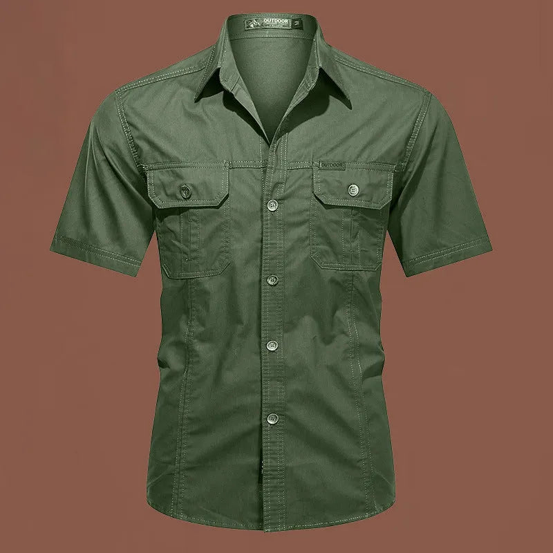 Men's short sleeve cotton work shirt in loose fit with non-ironing treatment
