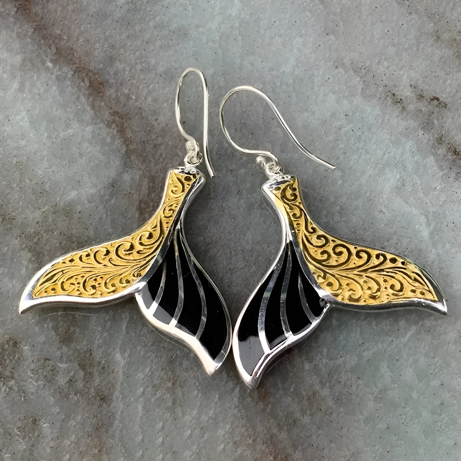 Women's fishtail earrings with whale motif in white gold colour retro style design