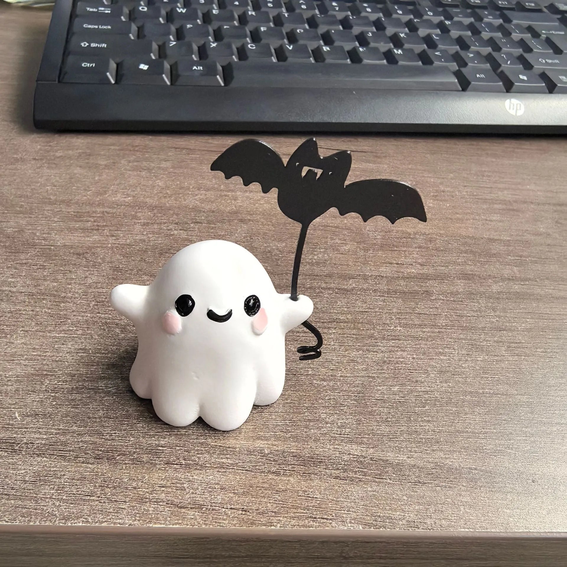 Mini ghost holding bat and walking dog resin statue, 4cm tall Halloween decoration